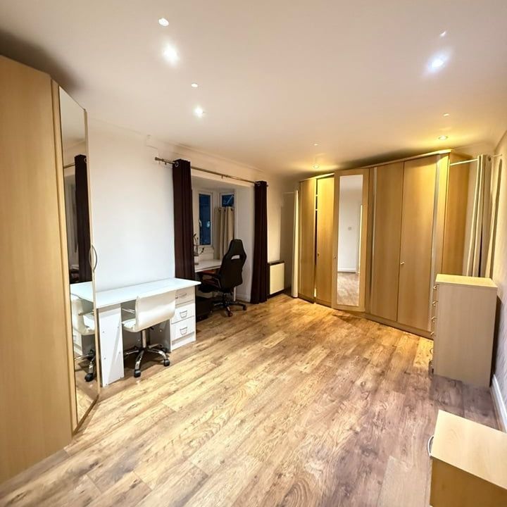 3 Bed Flat, St. Lawrence Quay, M50 - Photo 1