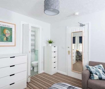 Rm West Water Crescent, Hampton Vale, PE7 - Photo 3