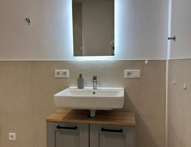 Exklusive 2 ZKB Wohnung mit Terrasse - Foto 1