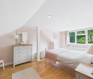 4 bedroom Bungalow in Manor Grove, Maidenhead - Photo 4
