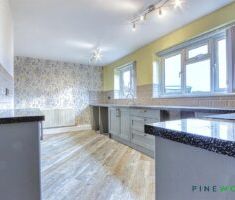 4 BEDROOM House - End Terrace - Photo 6