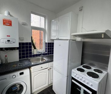 1 bedroom ground floor maisonette to rent - Photo 3