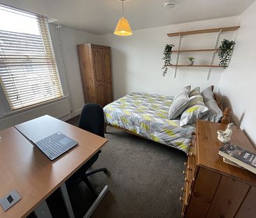 5 Bedrooms, 19 Carmelite Road – Student Accommodation Coventry - Photo 2