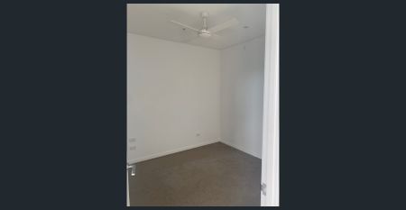 BRISBANE CASINO TOWER - Two Beds + One Bath Great Riverview Unfurnished Apartment - Photo 3