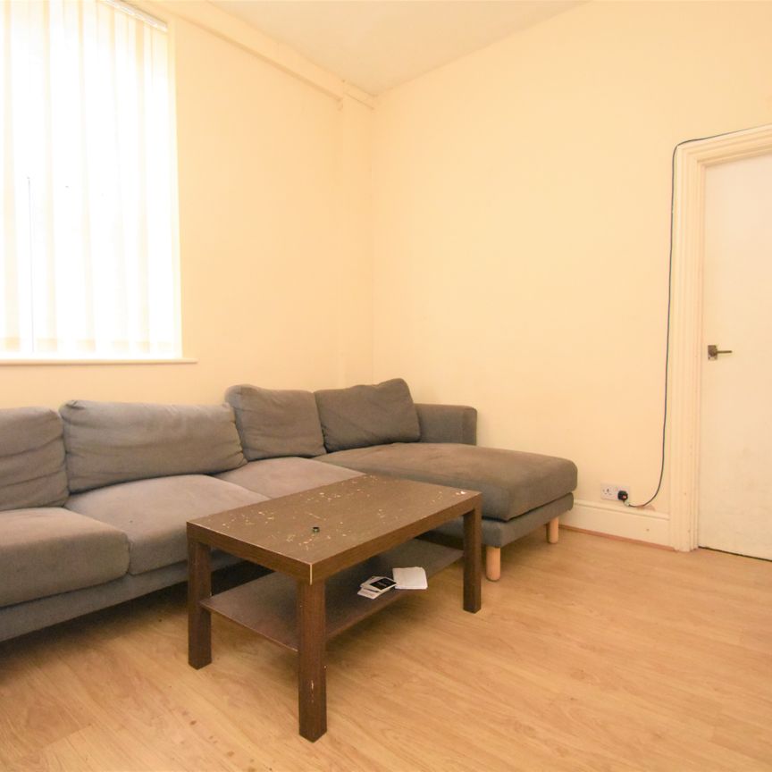 6 bedroom terraced house to rent - Photo 1