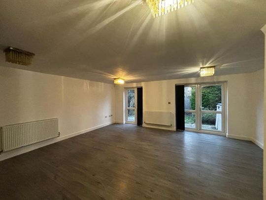 4 bedroom terraced house to rent - Photo 1