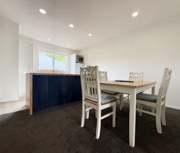 4 Bedroom Townhouse in Thorndon - Photo 2
