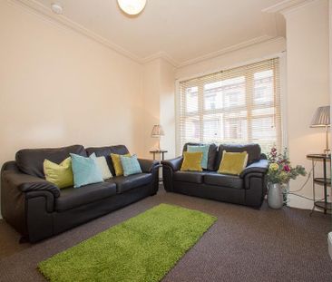 5 bedroom terraced house to rent - Photo 2
