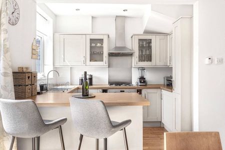 Powder Mill Lane, Twickenham, TW2 6EG - Photo 3