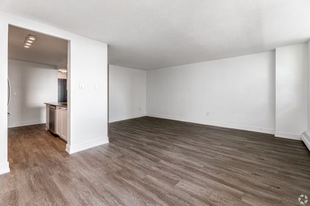 The East Mall Apartments - Photo 5