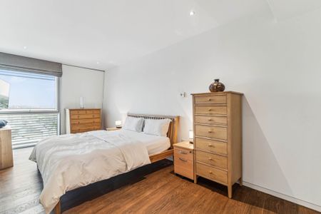 Price £800 pw - Available Now - Unfurnished - Photo 5