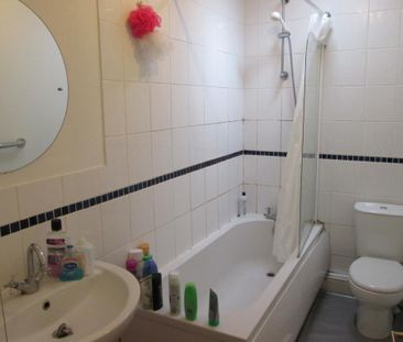 4 bedroom property to rent - Photo 5