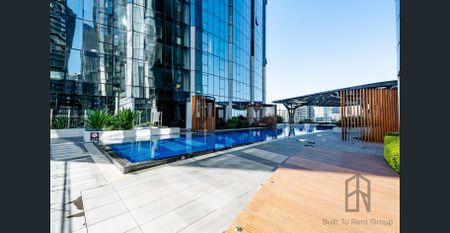 Inner City Living at It's Best! - Photo 5