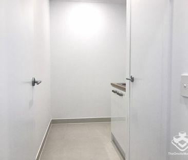 Walk to Westfield, Eden Lake, schools and so much more - Photo 4