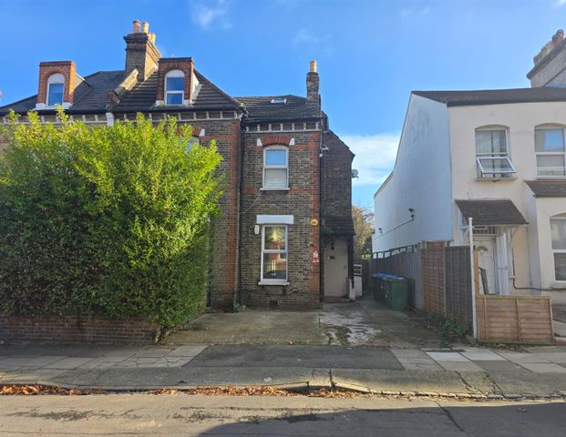 Wrottesley Road, Plumstead SE18, London - Photo 1
