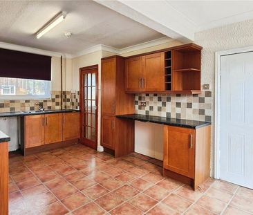 3 bedroom terraced house to rent - Photo 3