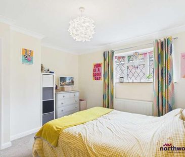 South Lynn Drive, Upperton, Eastbourne, BN21 - Photo 5