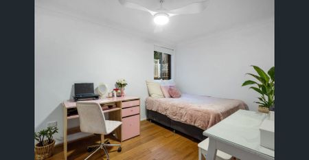 Private and Peaceful Three Bedroom Townhouse - Photo 5