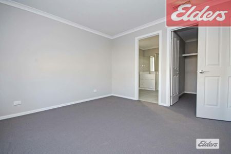 Stylish Modern Family Home - Photo 5