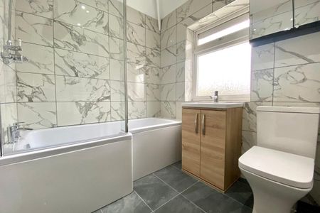 Springfield Park Avenue, Chelmsford - Photo 2