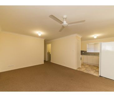2/12 Mackinlay Street, Norman Gardens - Photo 4