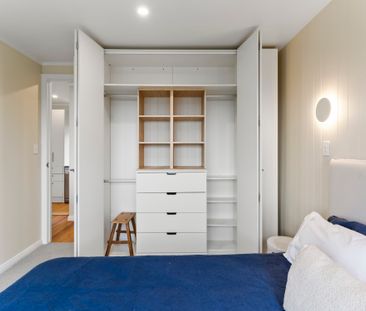 Luxurious Appointed Unit with Water Views - Photo 4