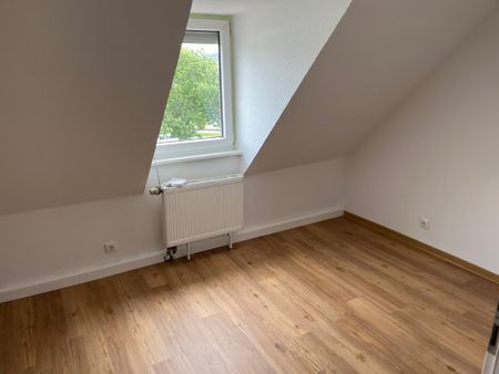 Gut geschnittene 4-Zimmer-Wohnung ab Oktober zu vermieten! - Foto 4