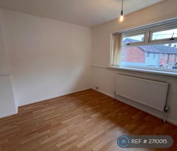 3 bedroom terraced house to rent - Photo 3
