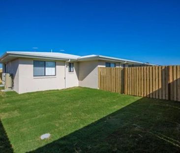 1 BEDROOM DUPLEX IN ROSEHAVEN ESTATE! - Photo 4