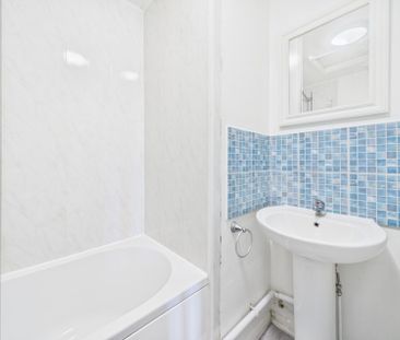 Hawthorn Way, Northway, Tewkesbury, GL20 - Photo 4