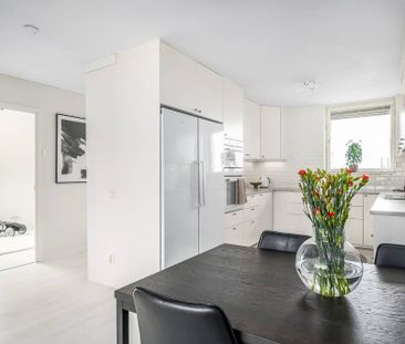 Storvretsvägen, Skogås - Photo 1