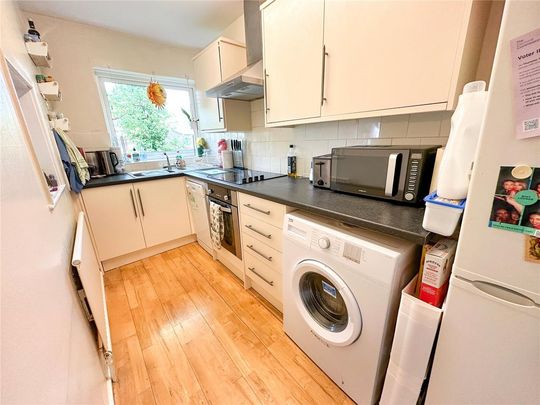 2 bedroom flat to rent - Photo 1