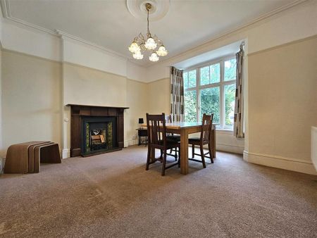 4 bedroom semi-detached house to rent - Photo 2