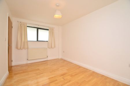 Terraced House to rent - Wells Park Road, London, SE26 - Photo 5