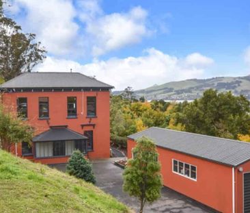 5 Bedroom Home with Sweeping Harbour Views - Photo 5