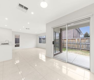 Stylish Family Home in Prime Williams Landing Location - Photo 1