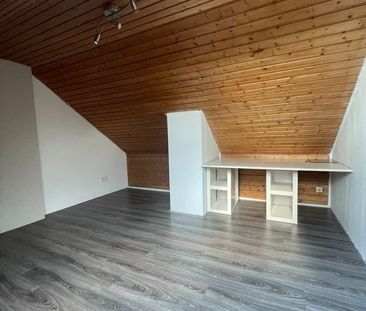 SchÃ¶ne Dachgeschosswohnung mit Galerie, Balkon, Garage in Birkesdorf - Photo 2