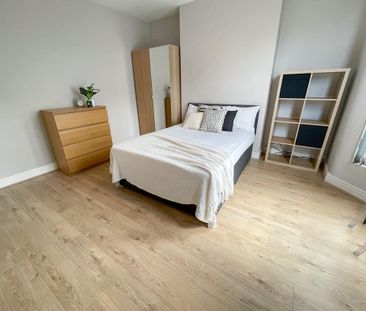 4 bedroom terraced house to rent - Photo 5