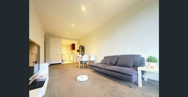 Great location& Fully furnished in Box Hill - Photo 1