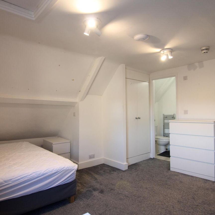 1 bedroom studio to rent Market Hill, Buckingham, Buckinghamshire, MK18 - Photo 1