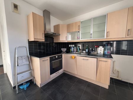 Location Appartement 104m² MARCQ EN BAROEUL 59700 - Photo 4