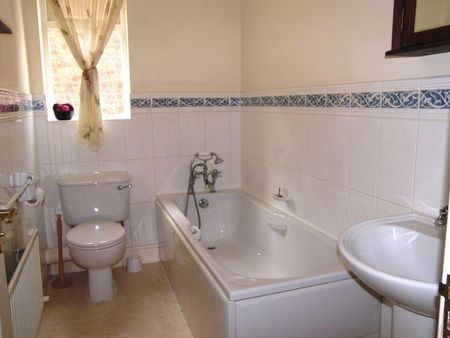 3 bedroom end of terrace house to rent - Photo 5