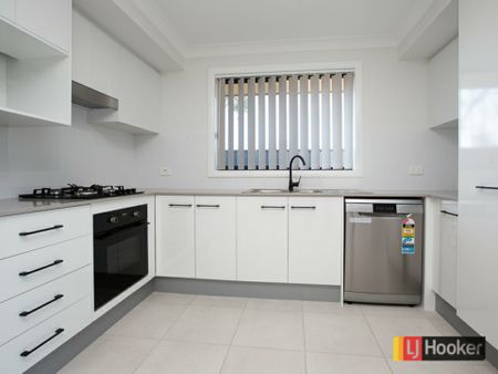 Modern Two Bedroom Home - Photo 3