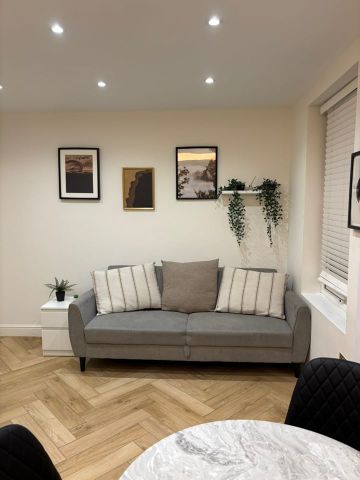 Studio Flat, Grafton Road, NW5 - Photo 2