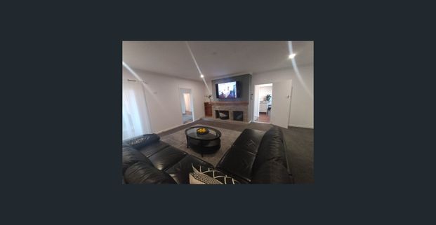 Short term rental. Minimum term 3 months. Fully furnished home - Photo 1