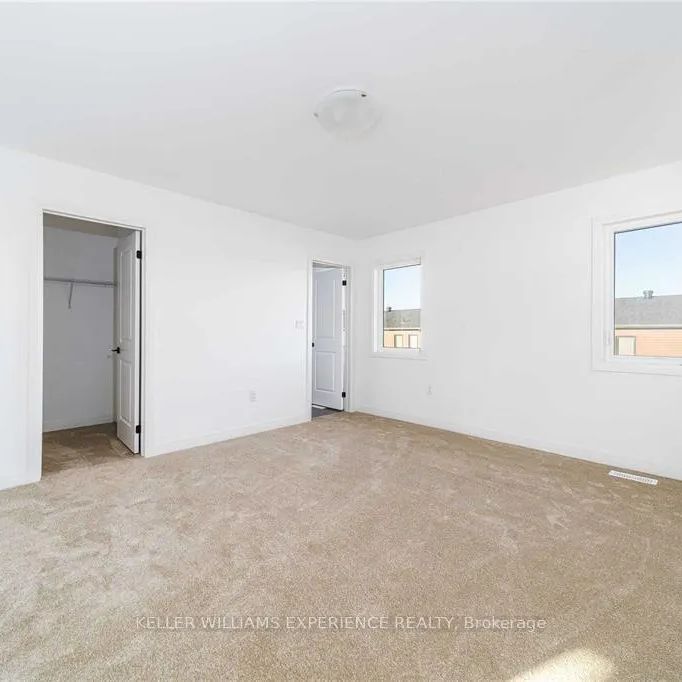 32 FAIRLANE AVENUE - Photo 1