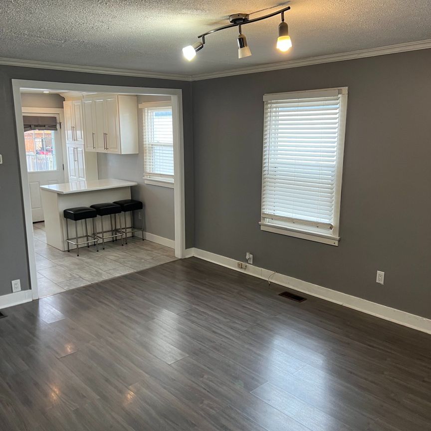 For Lease - 415 Welland Avenue, St. Catharines, Ontario - Photo 1