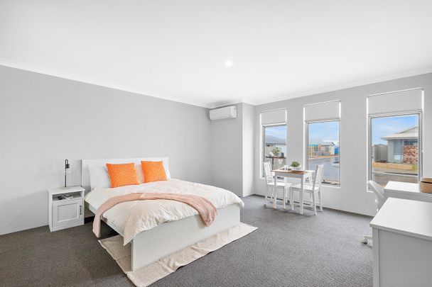 Golden Bay - Photo 1