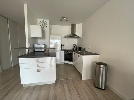 Location Appartement 3 pièces 62m² LA ROCHELLE 17000 - Photo 3