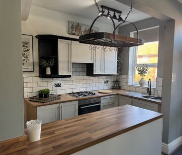 2 Bed Terraced House, Swallow Mount, LS12 - Photo 1